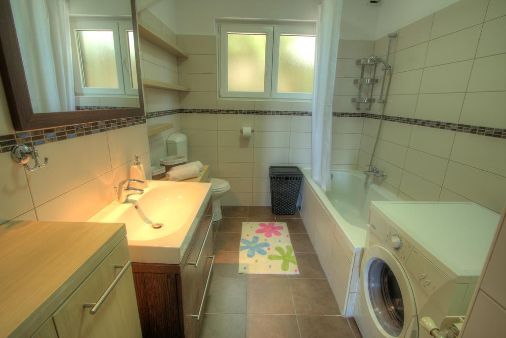 Apartman Lena โอปาติยา ภายนอก รูปภาพ