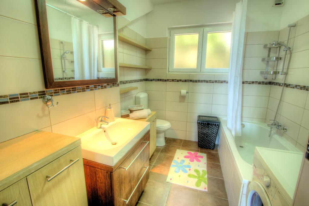 Apartman Lena โอปาติยา ภายนอก รูปภาพ